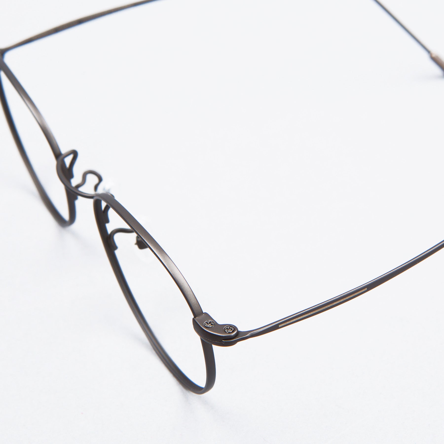 EYE 100 BETA TITANIUM 52